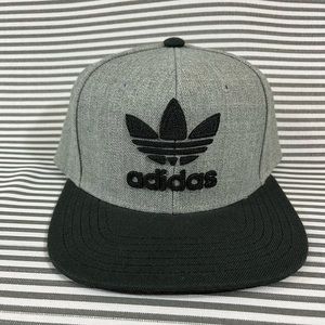 (BRAND NEW) Adidas Trefoil Chain Flat Brim Hat
